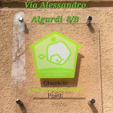 Via Agucchi & Via Emilia Lägenhet *