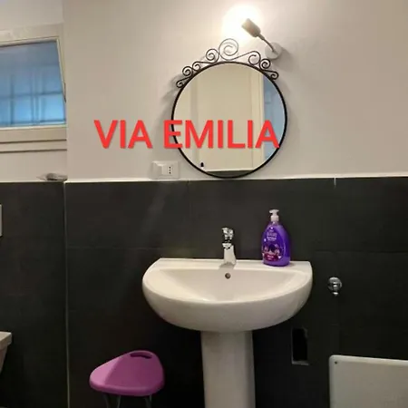 Via Agucchi & Via Emilia Lägenhet
