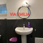 Via Agucchi & Via Emilia Lägenhet