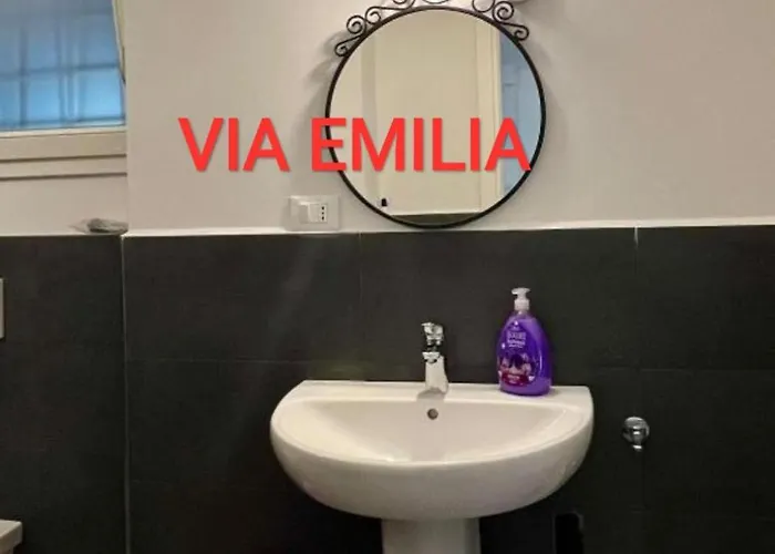 Via Agucchi & Via Emilia アパート